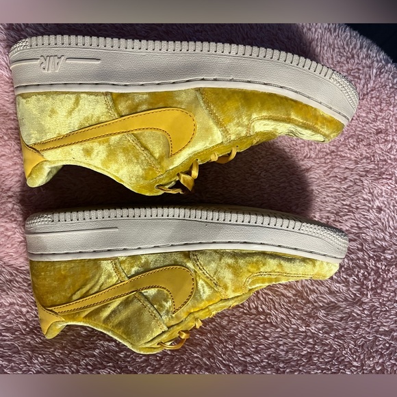 💛Nike Air force 1 low mineral gold💛 in good condition - Picture 5 of 9